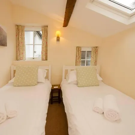 End Cottage, *